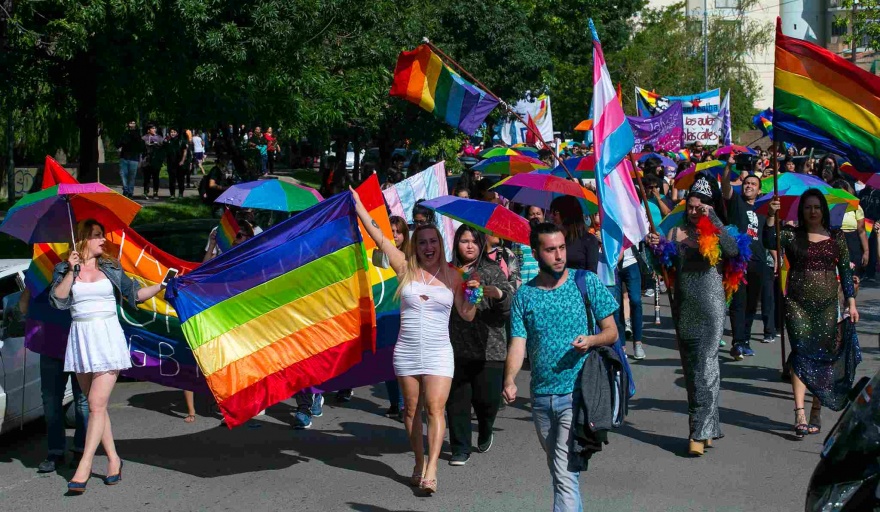 El municipio de Viedma se sumó a los apoyos de la Marcha Antifascista LGTBQ+