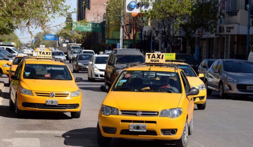 Taxistas de Neuquén protestan contra Uber y denuncian amenazas del municipio