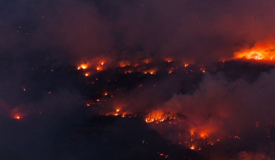 Las condiciones climáticas continúan complicando las acciones de los brigadístas en El Bolsón
