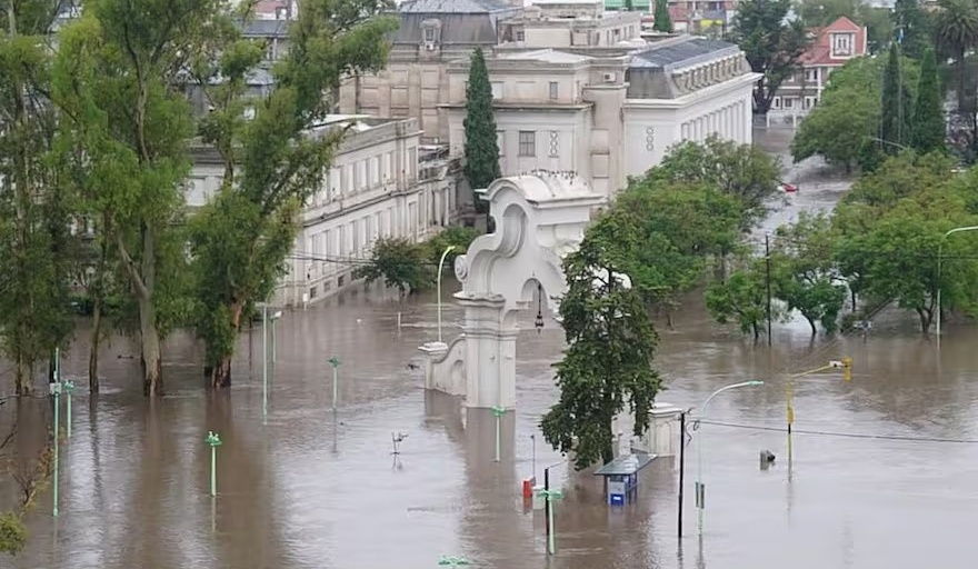 Gobierno decreta tres días de duelo y anuncia auna ayuda de 10 mil millones de pesos tras la tragedia en Bahía Blanca