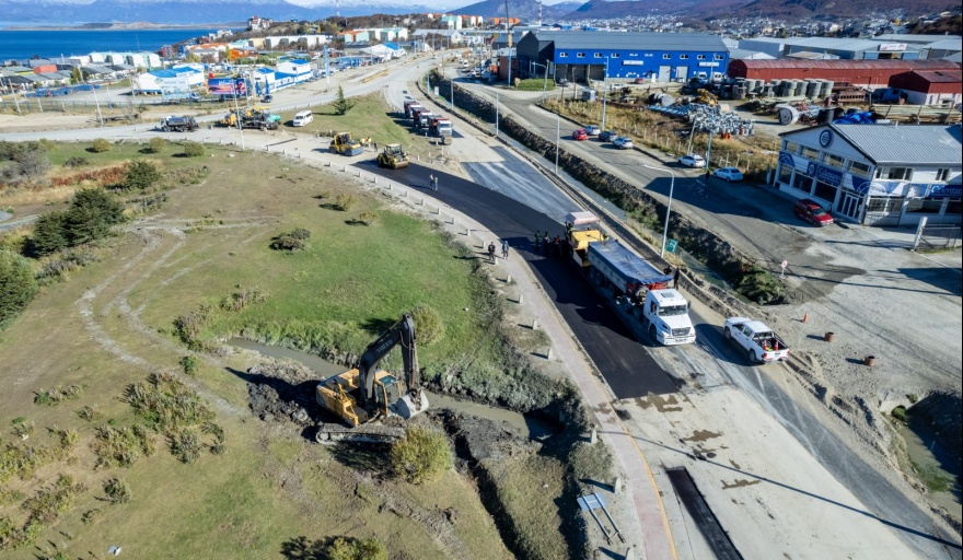Comenzó la pavimentación del ingreso a Ushuaia y piden circular con precaución