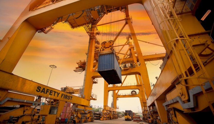 Preocupación en la industria nacional: el Gobierno elimina restricciones para importar maquinaria usada