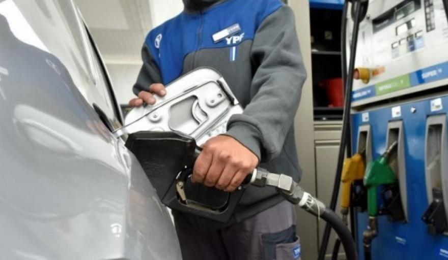Por primera vez en dieciseís meses, se registró un mínimo aumento en la venta de combustible