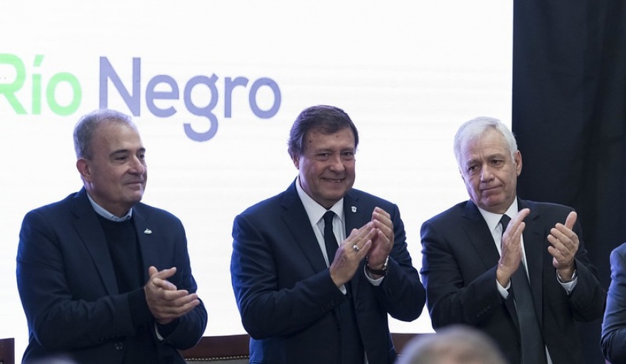 Río Negro rompe el molde: histórico acuerdo con Vaca Muerta Oil Sur dejará 1.000 millones de dólares y pone a la provincia en la ruta energética global