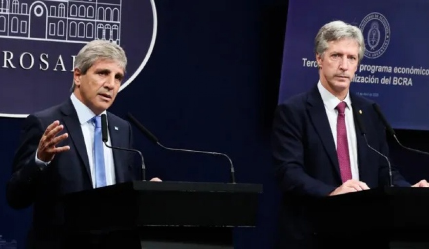 Caputo se endeuda por USD 7.000 millones mientras el Gobierno elimina restricciones a capitales especulativos