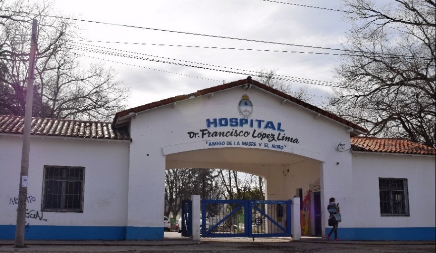 Amenaza de bomba en el hospital de Roca: activaron el protocolo y trabaja la brigada de explosivos