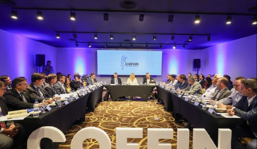 Los intendentes se rebelan: reclamo nacional por fondos municipales suma presión a Javier Milei