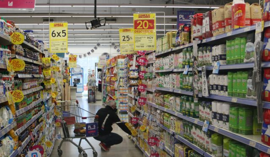 Tras la suba del dólar, grandes marcas aplican aumentos de hasta 9% en alimentos, bebidas y artículos básicos