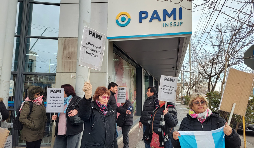 ATE Río Negro denuncia que jubilados de PAMI pagan hasta 70 mil pesos por falta de cobertura médica en Río Negro