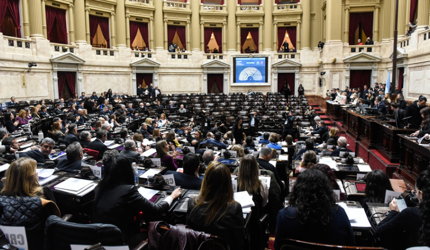 Cámara de Diputados: jornada frenética entre vetos, jubilaciones y madrugada de decisiones