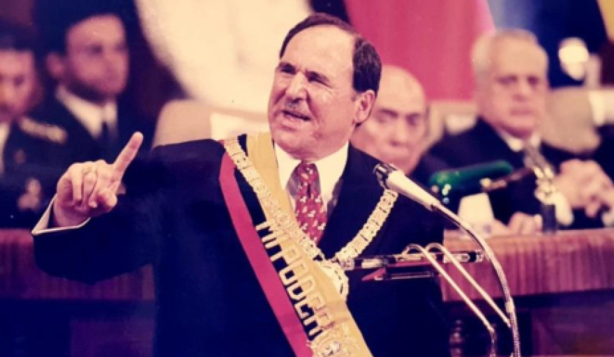 Antecedentes regionales: la destitución del presidente Bucarám por insanía en Ecuador