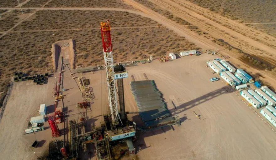 YPF y DLS firman contrato récord y suman siete equipos de última generación a Vaca Muerta