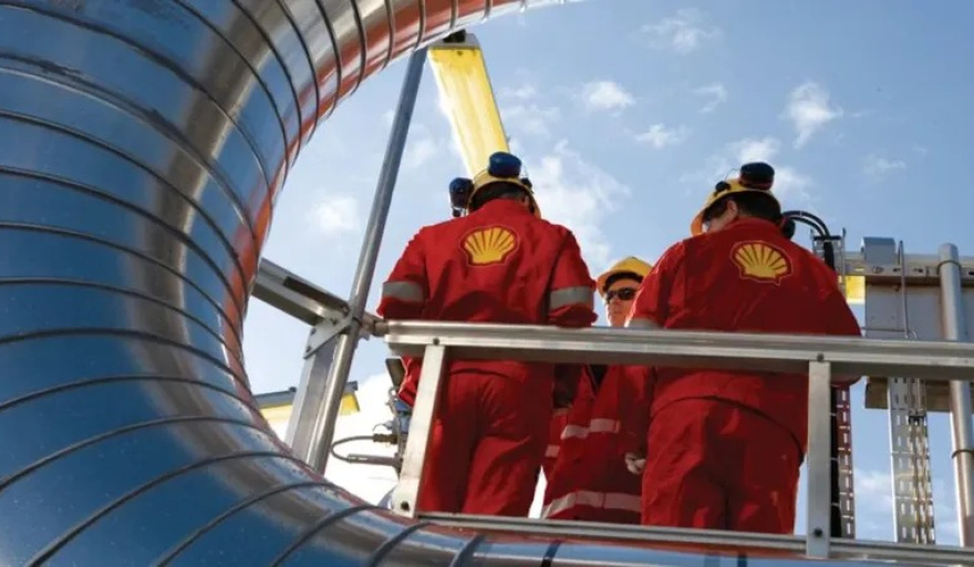 Shell se baja del proyecto de GNL con YPF y reconfigura el tablero energético en Vaca Muerta
