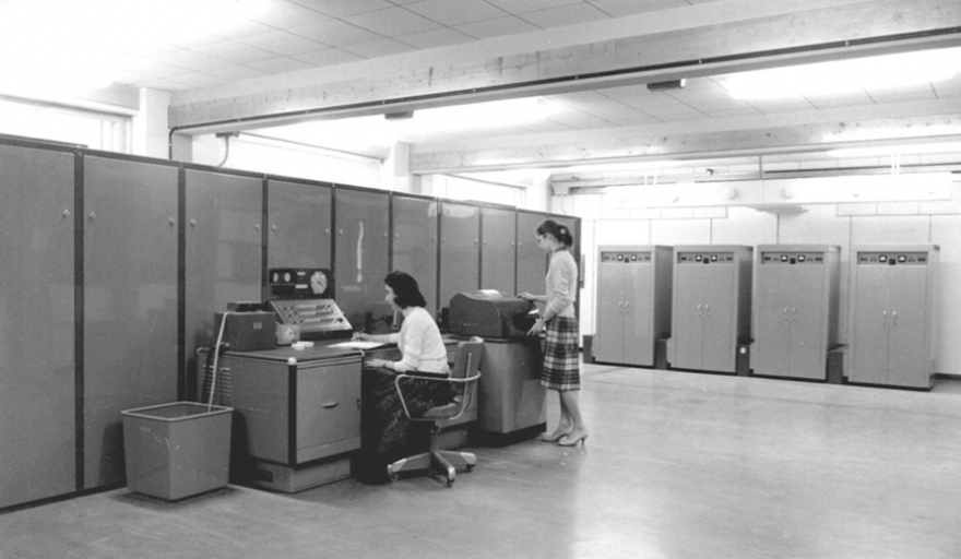 Cumple 61 años Clementina, la primera computadora del país