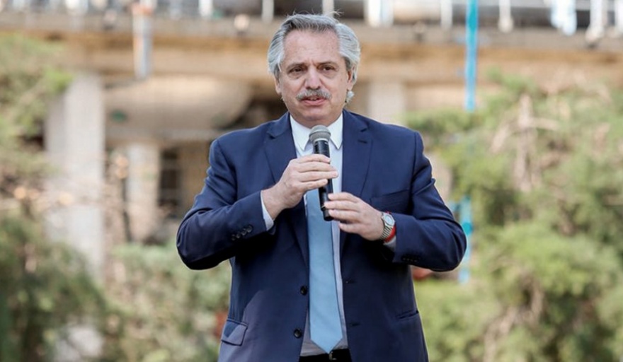 Fernández encabeza la firma de contratos para la construcción del gasoducto Néstor Kirchner
