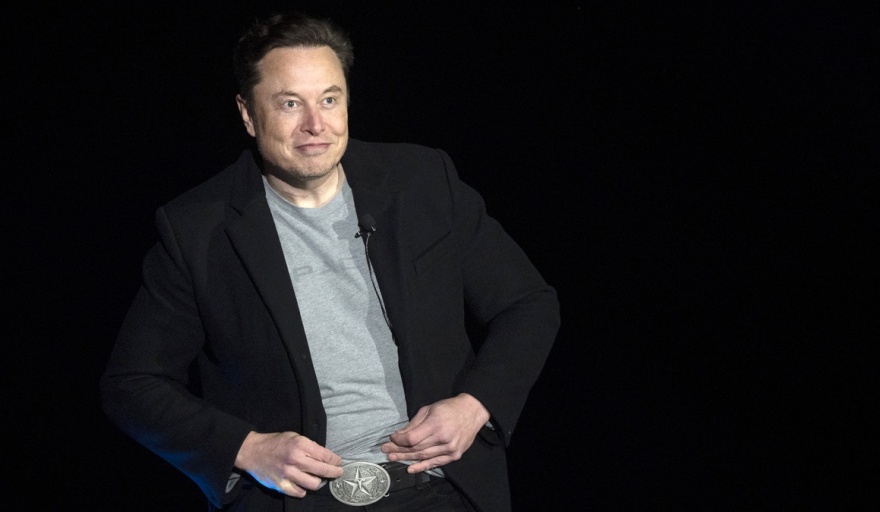 Musk oficializó la compra de la red social Twitter