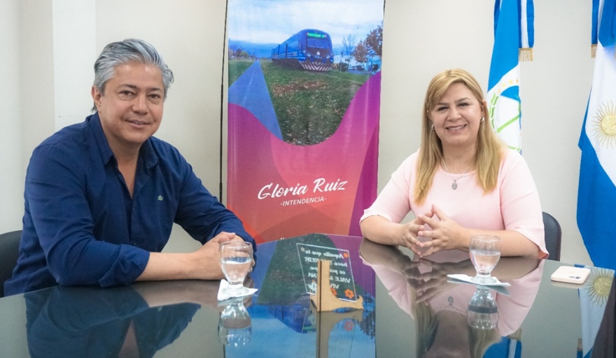 La intendenta de Plottier hizo oficial su apoyo a Rolando Figueroa como candidato a gobernador
