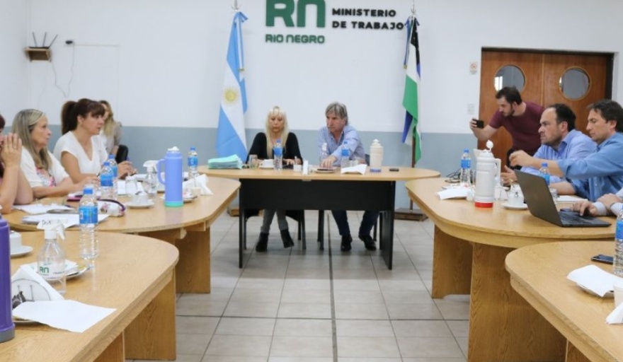 El Gobierno presentó una nueva oferta salarial para empleados públicos