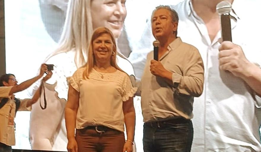 Rolando Figueroa confirmó a Gloria Ruíz como compañera de fórmula