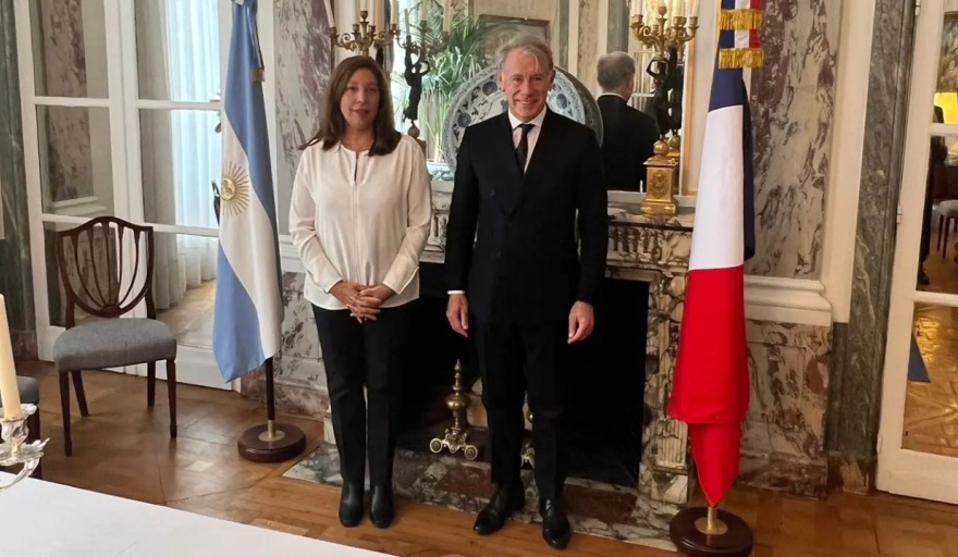 Arabela Carreras estuvo reunida con el embajador argentino en Francia