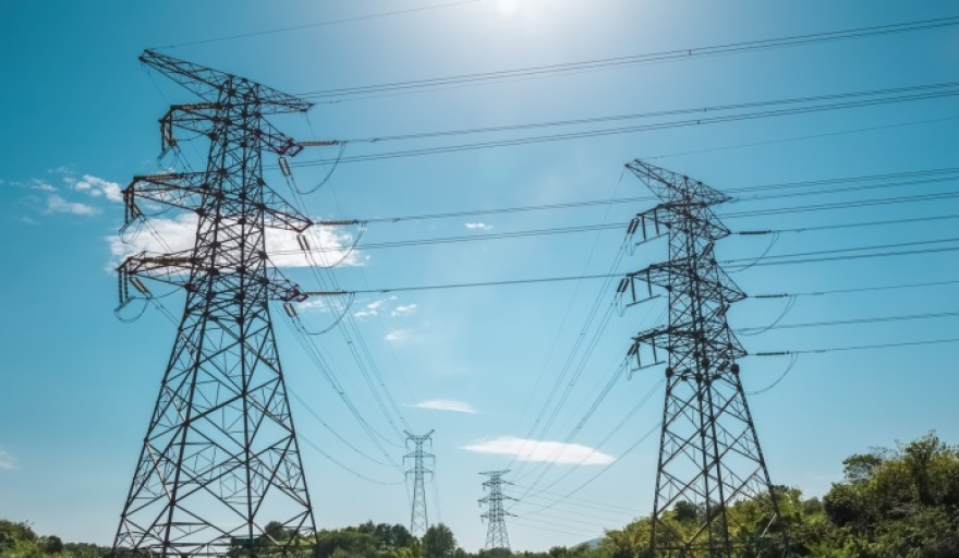 Denuncia sabotaje en tres torres de transmisión eléctrica en Brasil