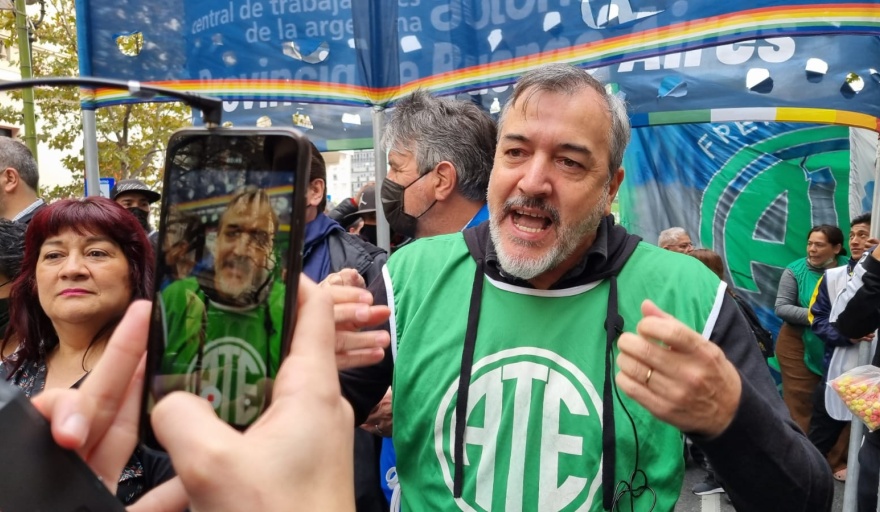 ATE rachaza el aumento salarial del 60% y presiona por una suma fija de $30.000
