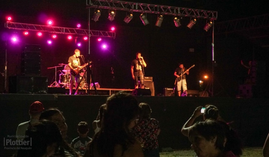 Comenzaron los domingos culturales en la ciudad de Plottier