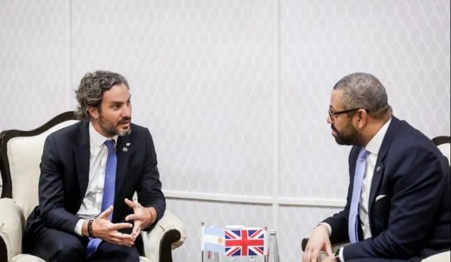 Santiago Cafiero anunció el fin del pacto Foradori-Duncan con el Reino Unido