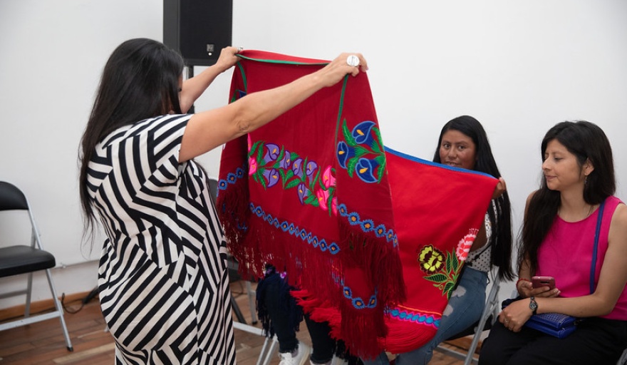 Artesanas rionegrinas participan de una feria nacional en el CCK