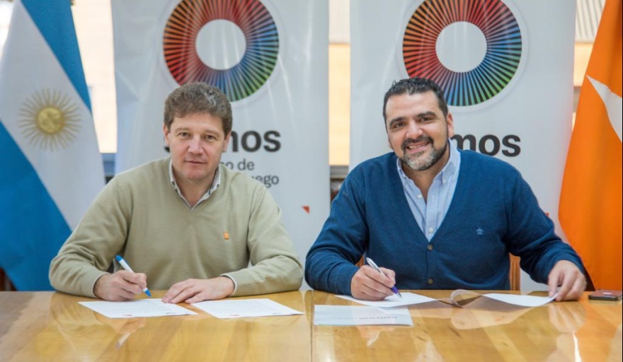 Ushuaia: el gobernador Gustavo Mellela y el intendente Walter Vuoto firmaron un convenio de colaboración para potenciar el espacio del Skate Park