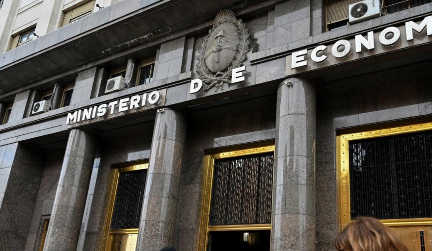 Argentina le pago el vencimiento al FMI con recursos de la CAF y Yuanes