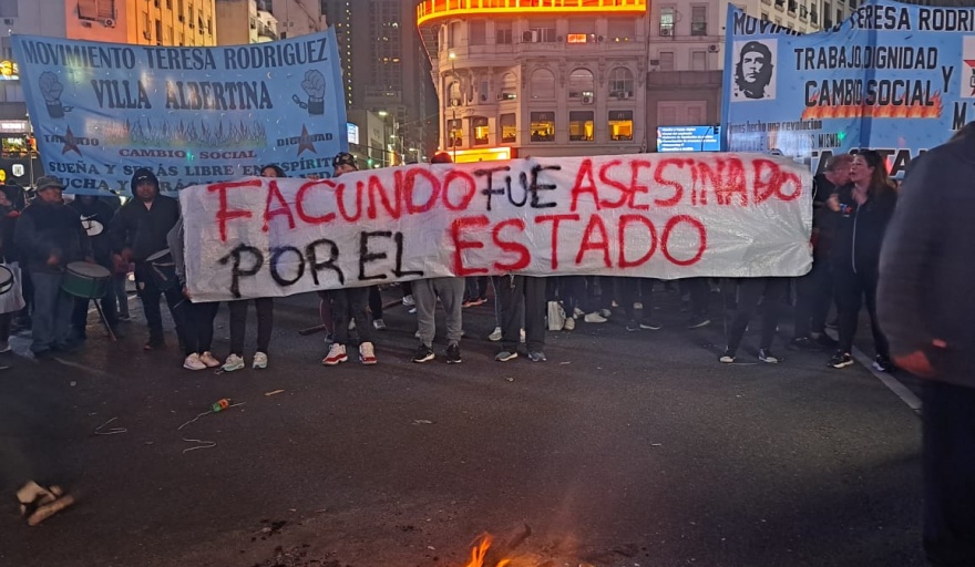 Brutal: la policía de la ciudad asesinó a un manifestante en pleno obelisco