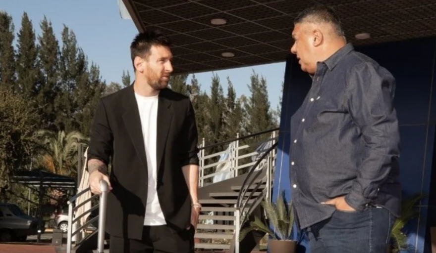 Messi arribó al predio de Ezeiza para enlistarse en la Selección de cara a la fecha de eliminatorias