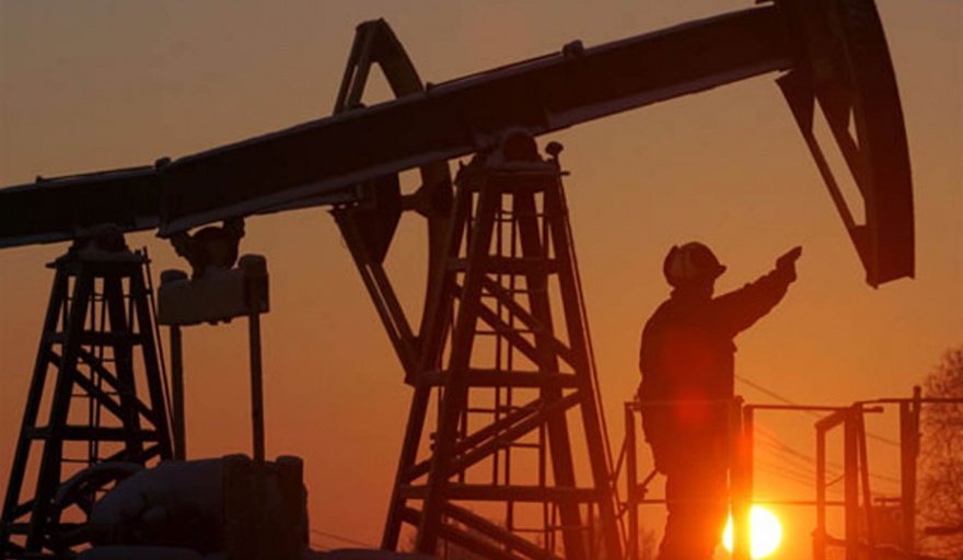 Petroleros acordaron una suba salarial del 122% anual