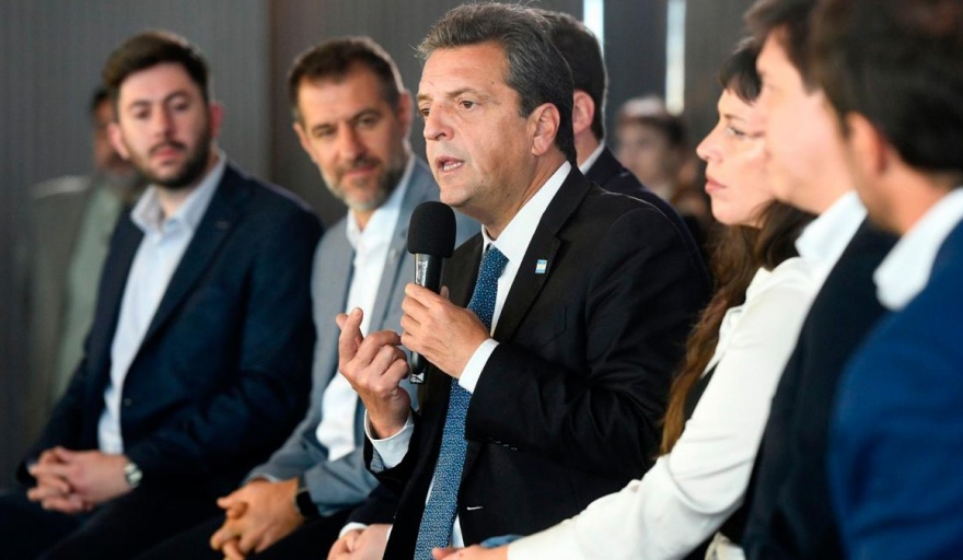Sergio Massa confirmó que su intención es agregar "programación" y "robótica" como materias en las escuelas secundarias