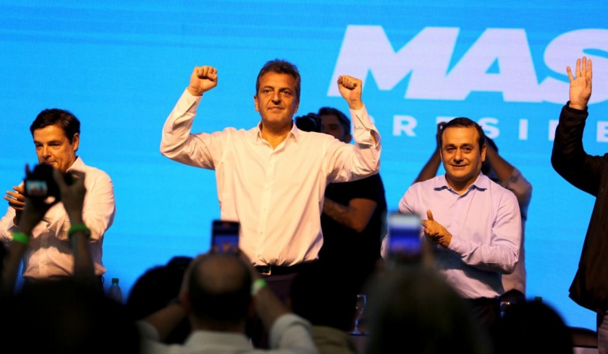 En las últimas horas de campaña, Massa se reúne con industriales y jóvenes