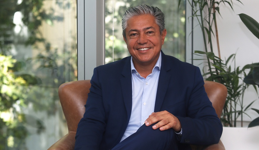 Al calor de la transición nacional, se va armando el gabinete de Rolando Figueroa