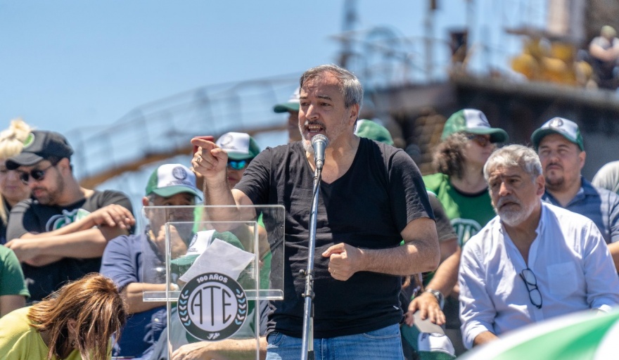 ATE reclamó que “si al mega decreto se le suma la Ley Ómnibus, estamos frente a una reforma constitucional encubierta”