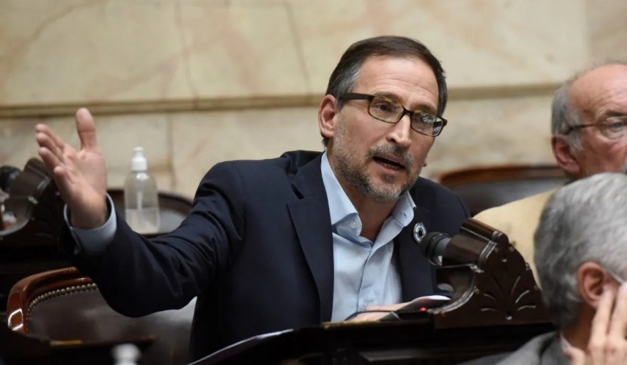 El diputado Agustín Domingo votó a favor el dictamen del Gobierno de Milei perjudicando a los sectores más vulnerables