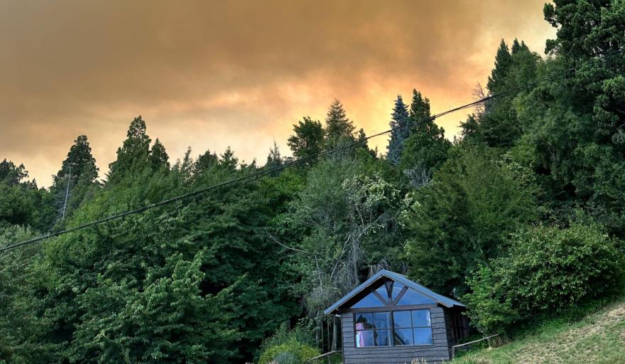 Incendio forestal en el parque nacional Nahuel Huapi genera alarma en Bariloche