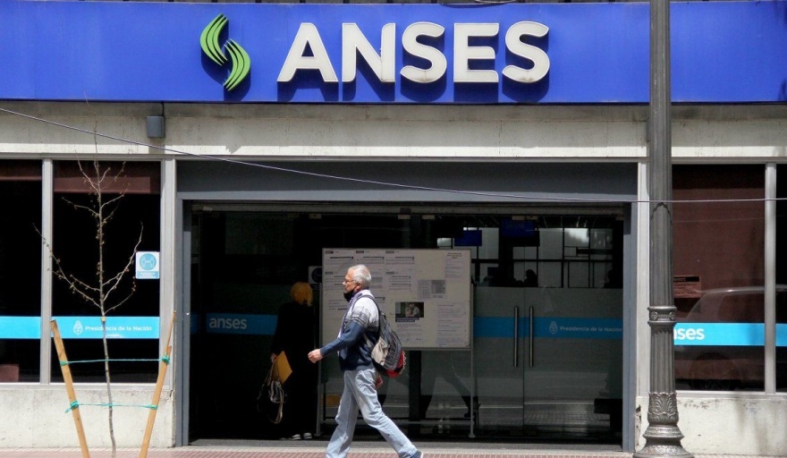 El Gobierno le dará un bono de $70.000 a través del ANSES a los jubilados de la mínima