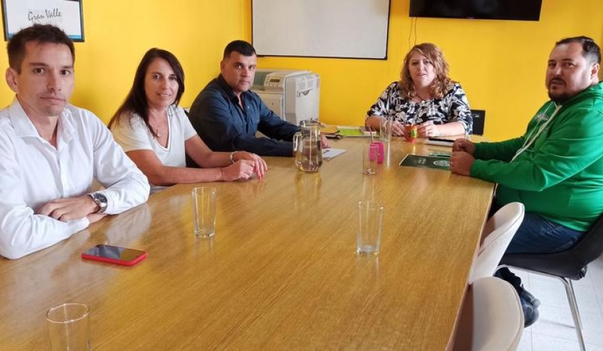 Río Negro ofrece bono y aumento de ayuda escolar a los gremios estatales