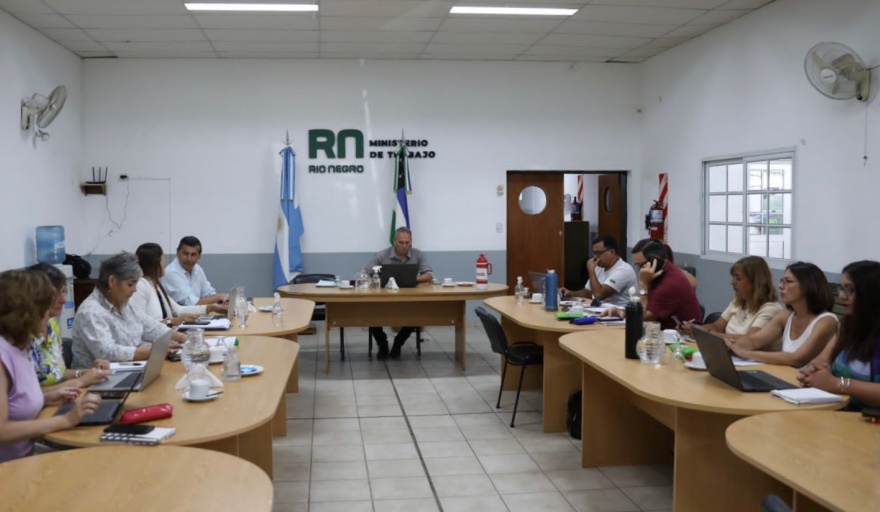 El gobierno de Río Negro se reúne con los gremios para definir un nuevo bono para los estatales