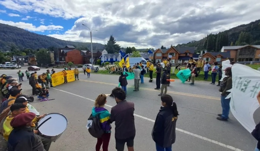 Incertidumbre y marcha ante inminente despidos en Parques Nacionales
