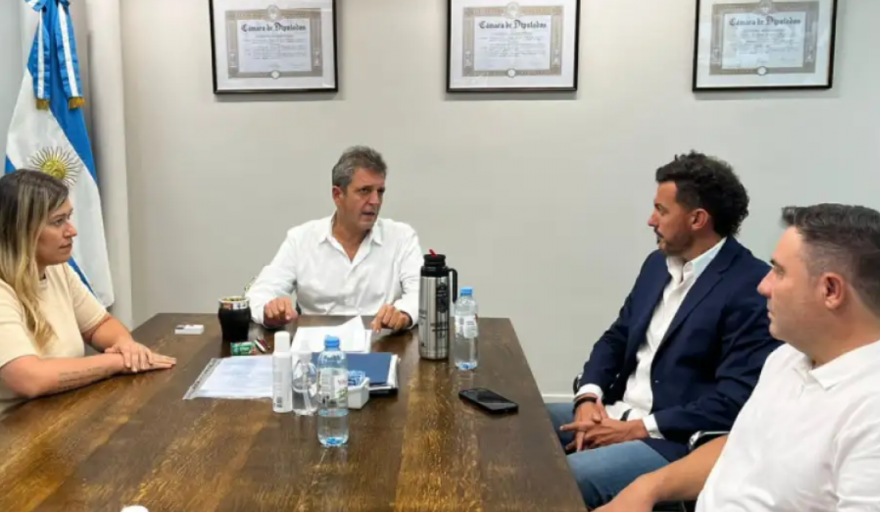 Massa rompió el silencio en una cumbre de su partido con un duro diagnóstico nacional