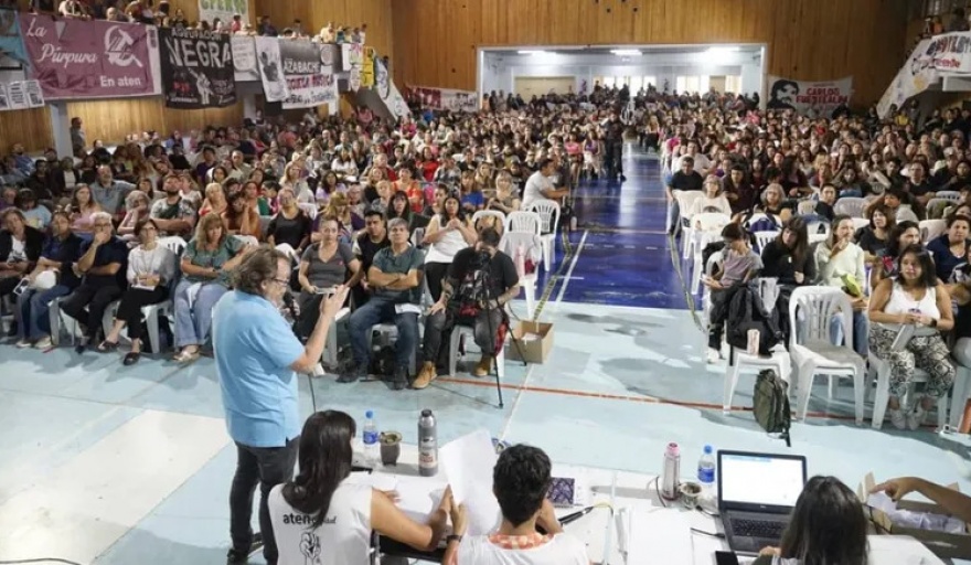 Tras aceptar la propuesta del Gobierno de Neuquén, ATEN levantará el paro hasta el próximo jueves