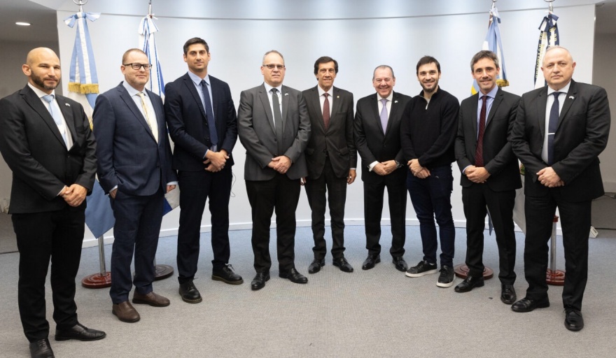 El gobernador Torres firmó un convenio con el CFI para llevar adelante un Plan Integral de Desarrollo Hídrico en la provincia