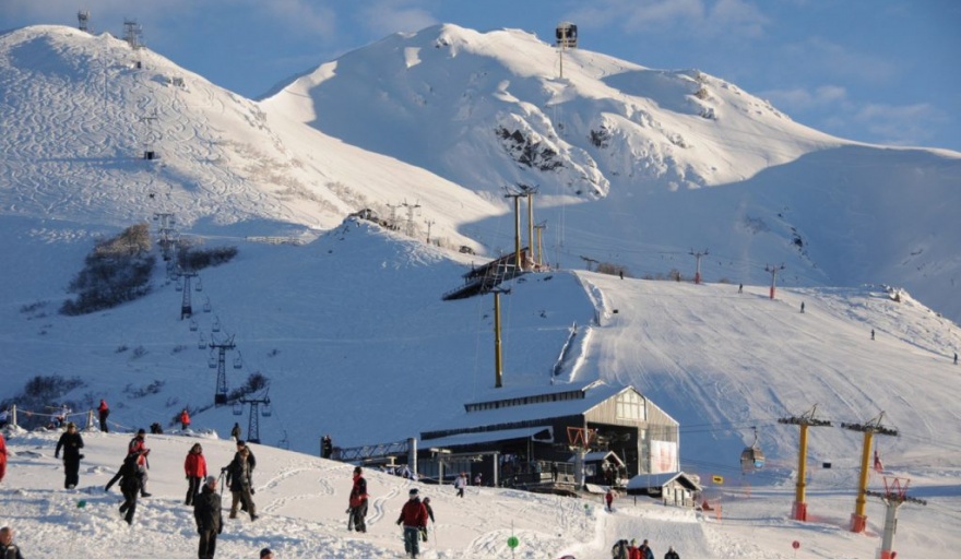 Cerro Bayo:  Cayó la primera nevada del año en unos de los paraísos nevados de la Patagonia