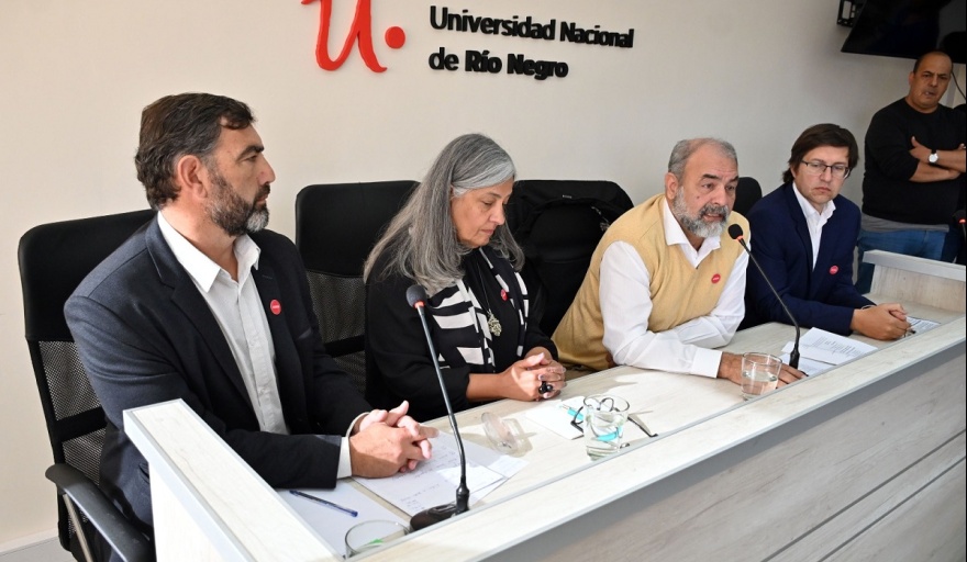 Anselmo Torres: "por la crisis económica, con el presupuesto estancado y los servicios en aumento, la UNRN podría cerrar antes del primer cuatrimestre"