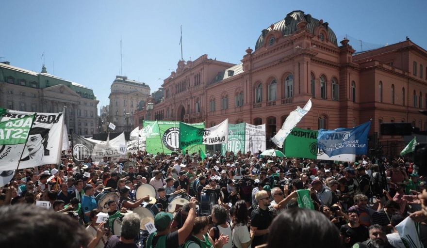 Nuevamente ATE Nacional se moviliza en Buenos Aires a la sede central del ANSES contra los despidos y el desguace del organismo